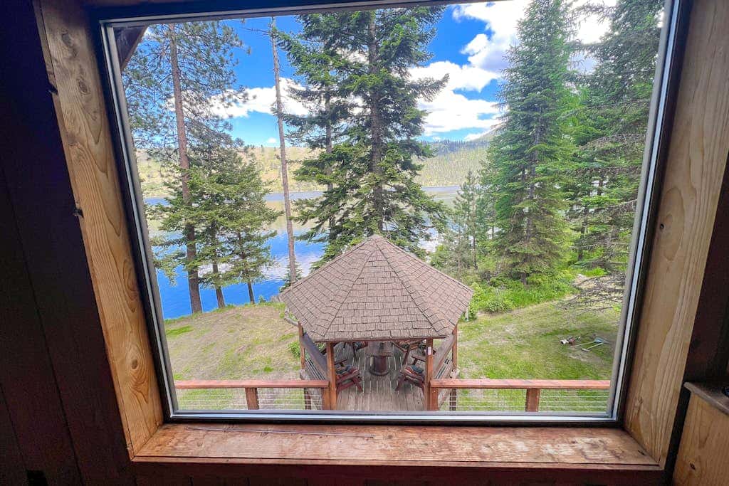 Lakefront, dog-friendly home in Joseph with amazing yard, deck