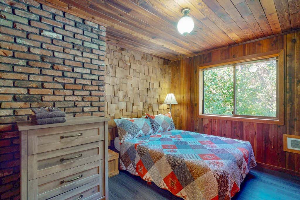 Lakefront, dog-friendly home in Joseph with amazing yard, deck