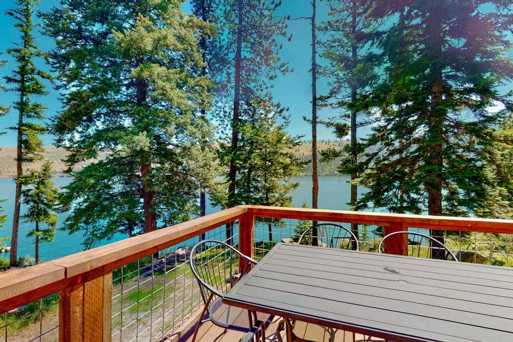 Lakefront, dog-friendly home in Joseph with amazing yard, deck