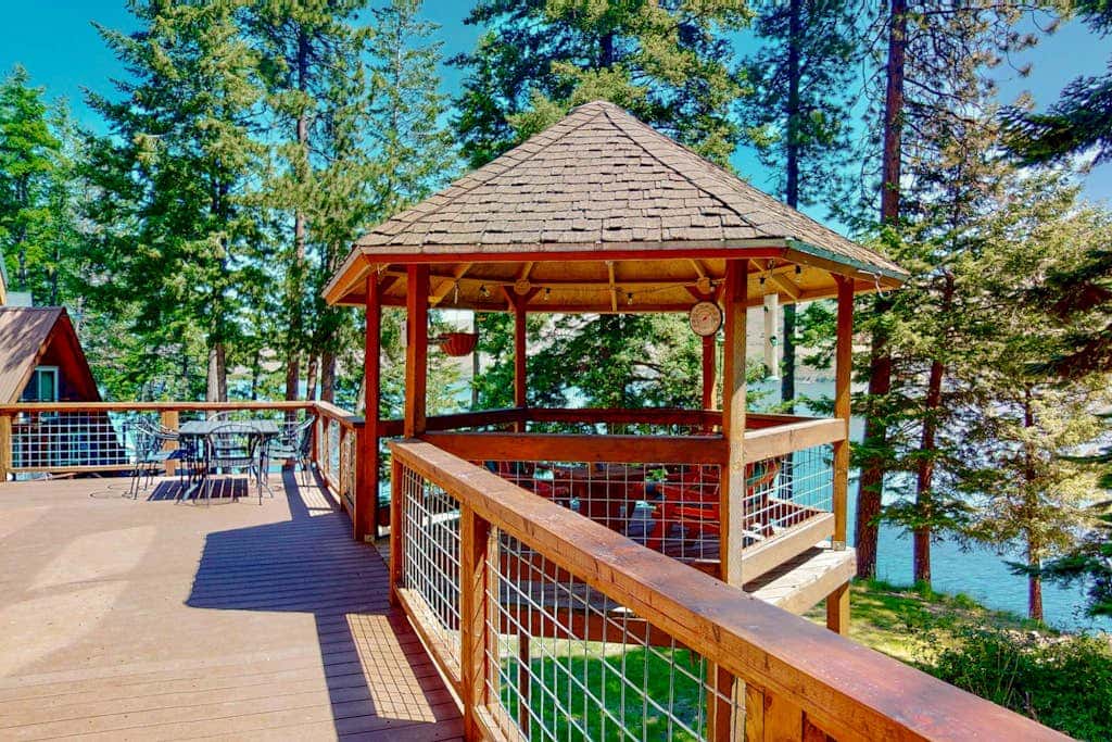 Lakefront, dog-friendly home in Joseph with amazing yard, deck