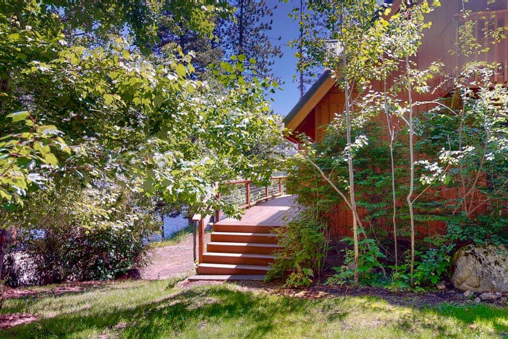 Lakefront, dog-friendly home in Joseph with amazing yard, deck