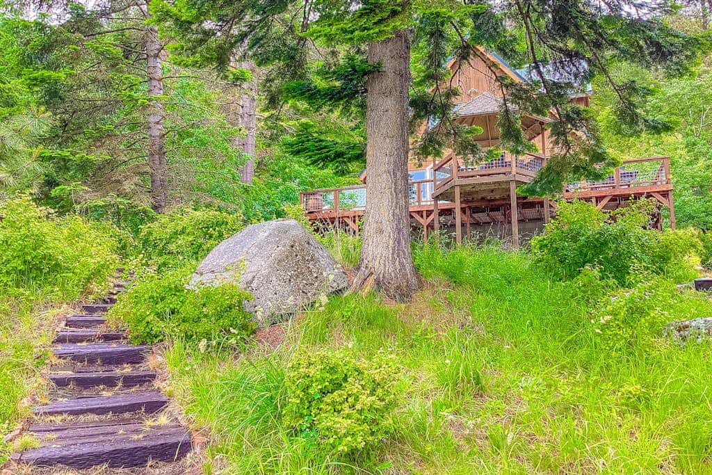Lakefront, dog-friendly home in Joseph with amazing yard, deck