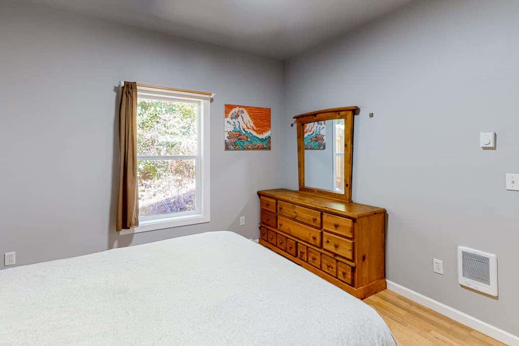 Private, quiet, dog-friendly home with firepit, quarter mile from Heceta Beach