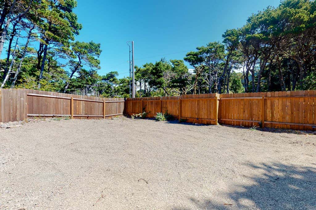 Private, quiet, dog-friendly home with firepit, quarter mile from Heceta Beach