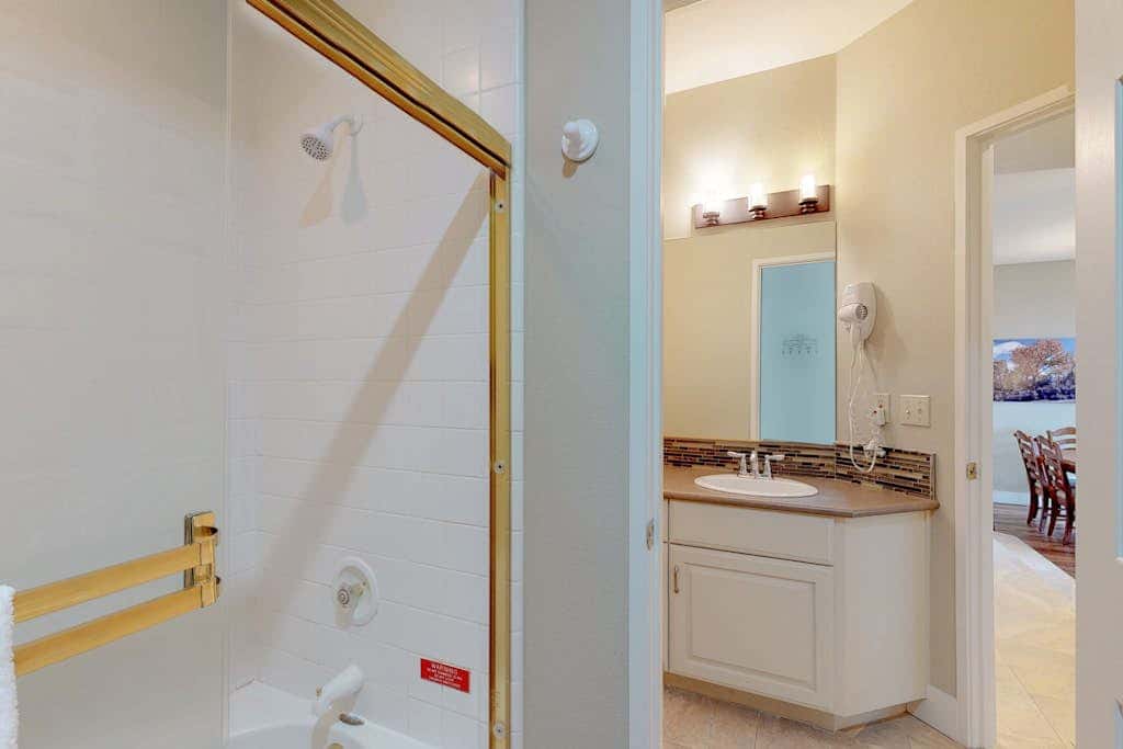 Comfortable and cozy side-by-side condos with private hot tub & great location