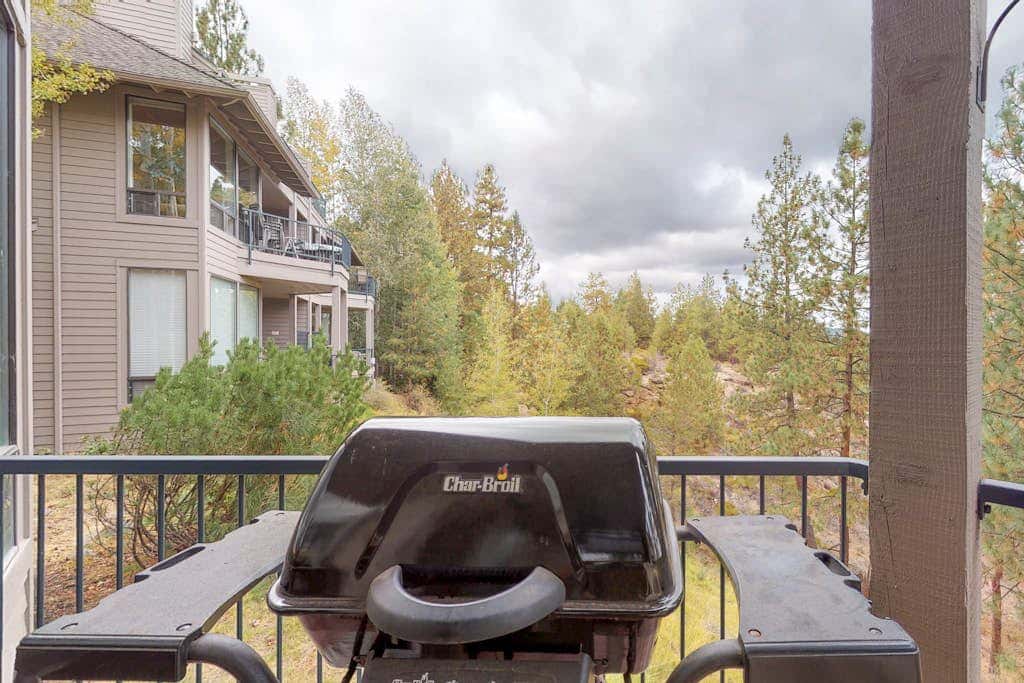 Comfortable and cozy side-by-side condos with private hot tub & great location