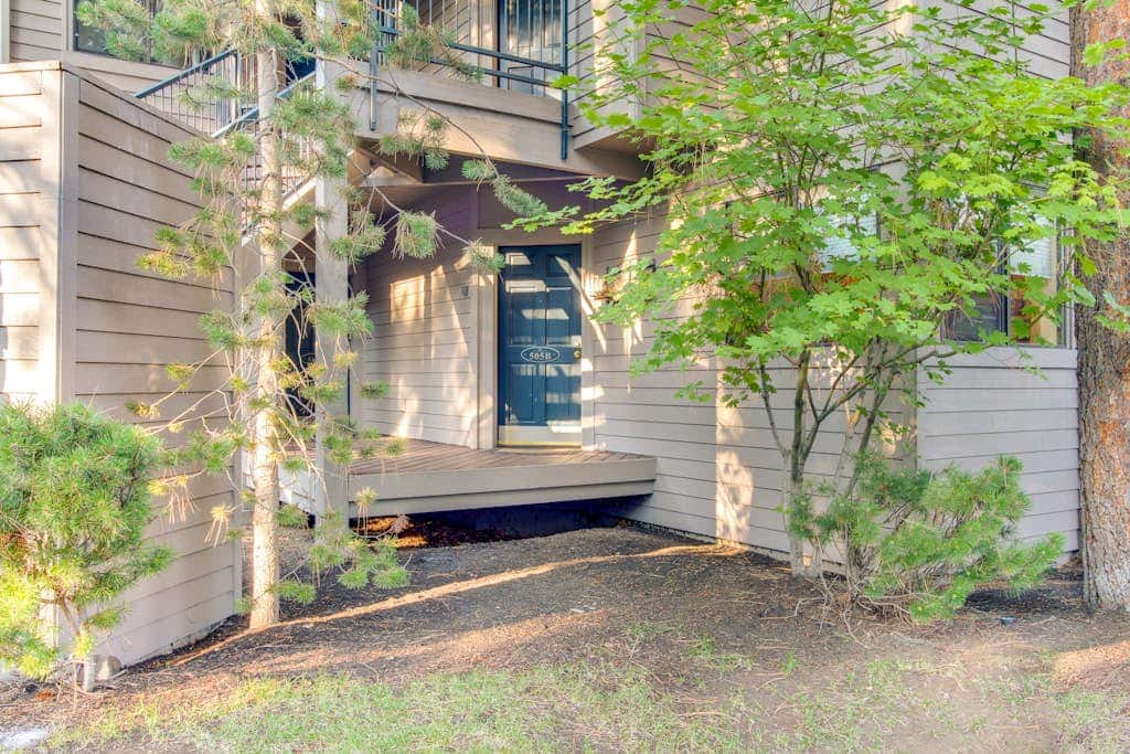 Comfortable and cozy side-by-side condos with private hot tub & great location