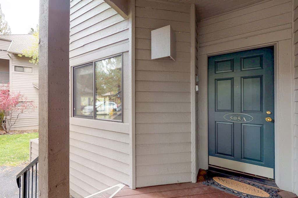 Comfortable and cozy side-by-side condos with private hot tub & great location