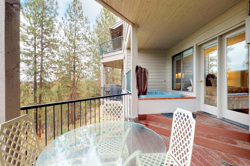 Comfortable and cozy side-by-side condos with private hot tub & great location