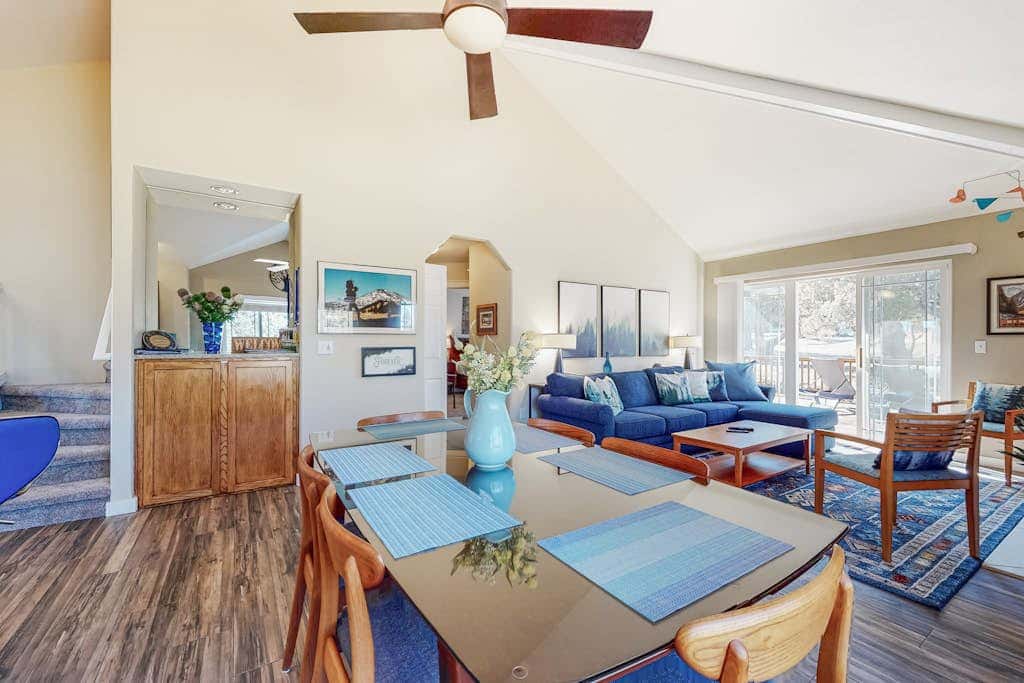 Resort townhouse with central AC & WiFi, pool, hot tub & golf access - dogs OK