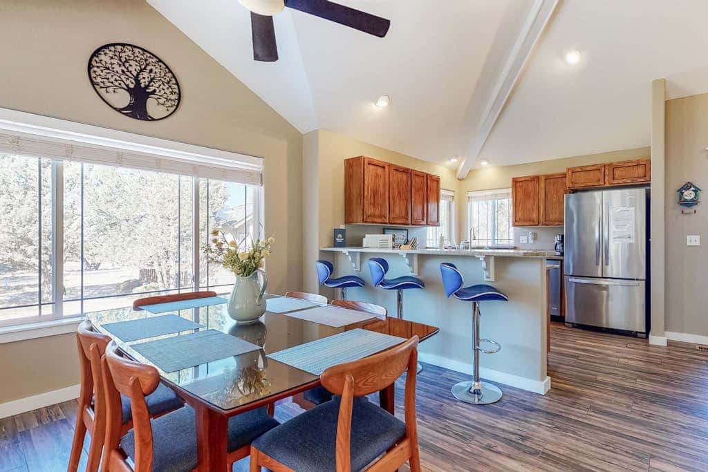 Resort townhouse with central AC & WiFi, pool, hot tub & golf access - dogs OK