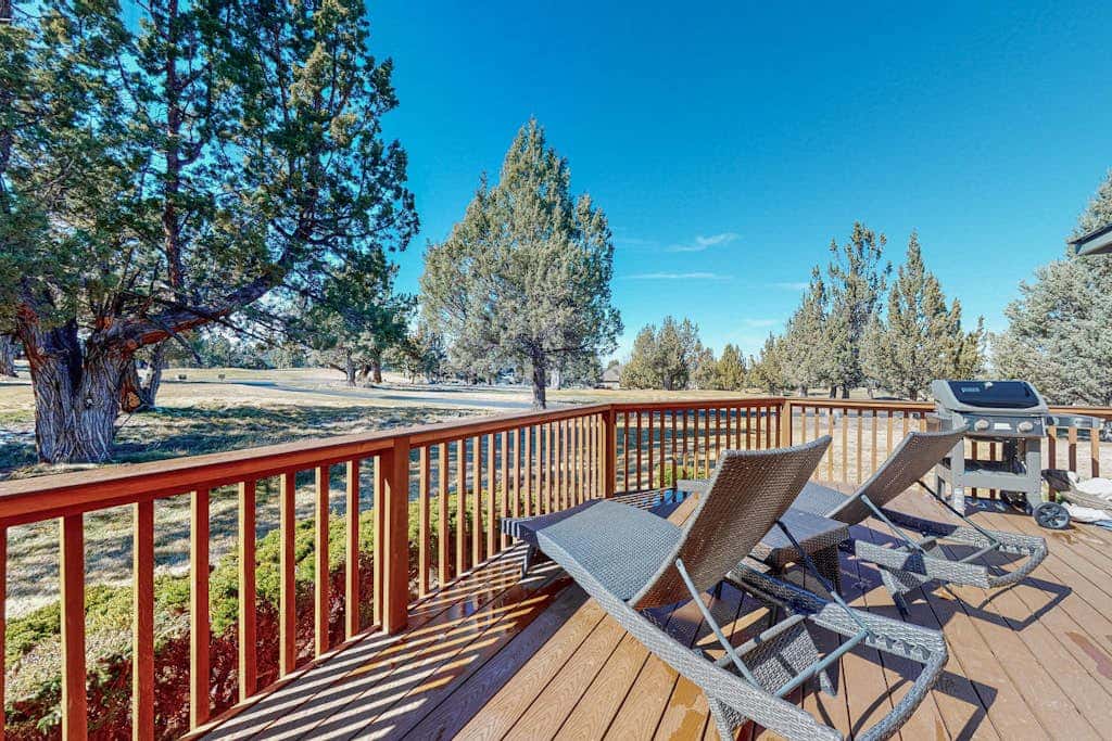 Resort townhouse with central AC & WiFi, pool, hot tub & golf access - dogs OK