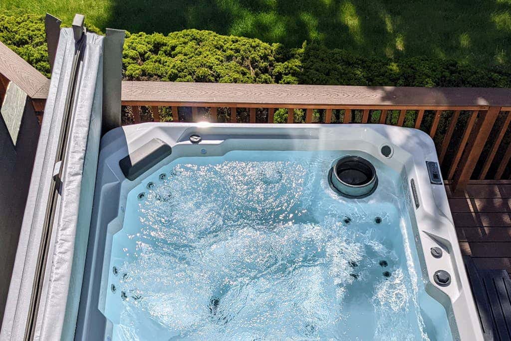 Resort townhouse with central AC & WiFi, pool, hot tub & golf access - dogs OK