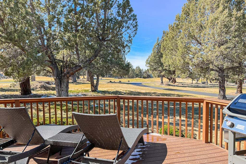 Resort townhouse with central AC & WiFi, pool, hot tub & golf access - dogs OK