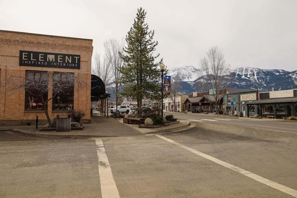 Family- and dog-friendly loft with fast WiFi & full kitchen - walkable location