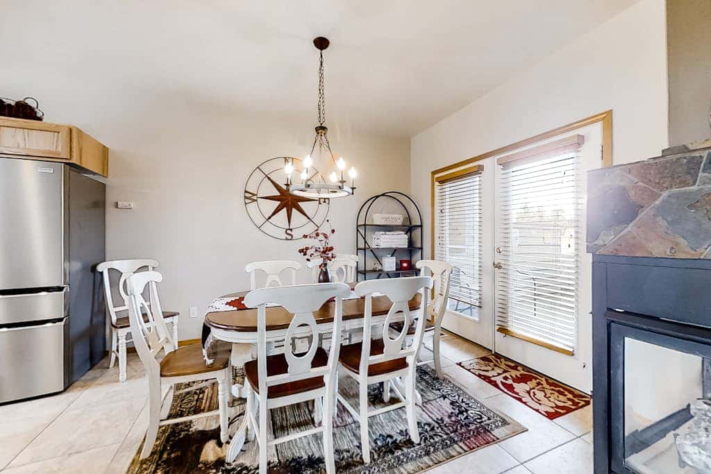 Fairway view townhome with private hot tub, grill, pool, & golf - dogs welcome