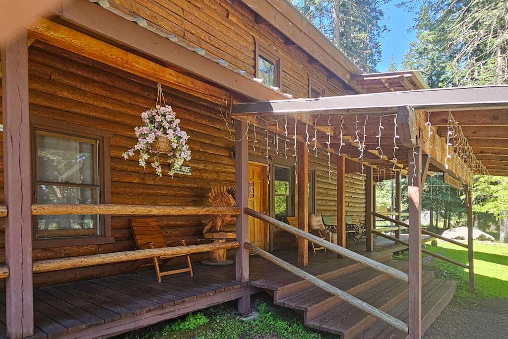 Bring the family to Wallowa Lake and settle into a spacious mountain log home built for gathering, relaxing, and exploring. This Wallowa Lake home will be the perfect basecamp for you and your family. It puts you close to the lake, the tram, horseback riding, hiking, fishing, Joseph, and the Eagle Cap Wilderness  with plenty of room to come back, cook dinner, sit by the wood stove, and enjoy time together. Outside, the home features a park-like front yard that gives families and groups room to relax, gather, and enjoy the mountain setting. The home includes a full kitchen, washer and dryer, internet access, gas grill, pellet smoker, comfortable gathering spaces, and the practical amenities families and groups need for a longer stay.