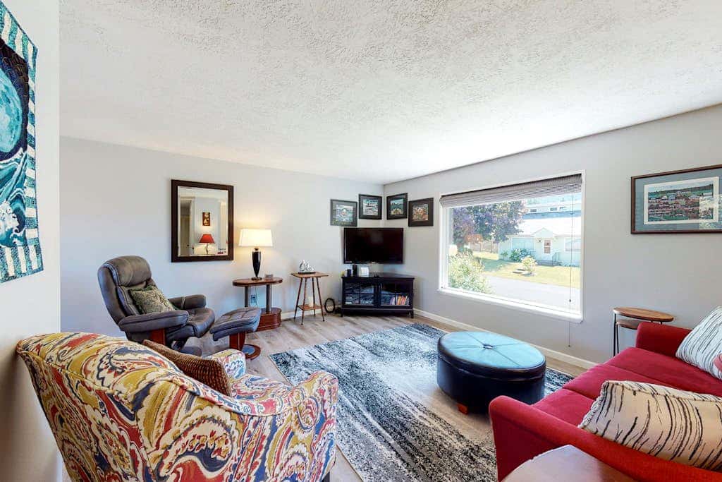 Magnificent Dog-Friendly Home with Lake & Mountain Views from the Large Deck
