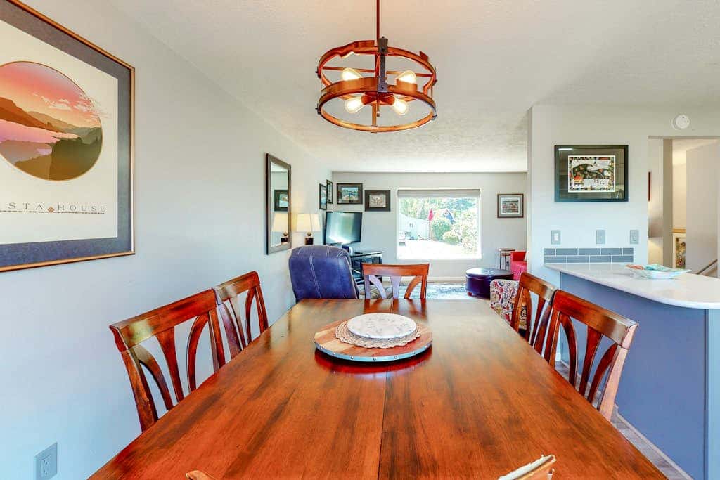 Magnificent Dog-Friendly Home with Lake & Mountain Views from the Large Deck