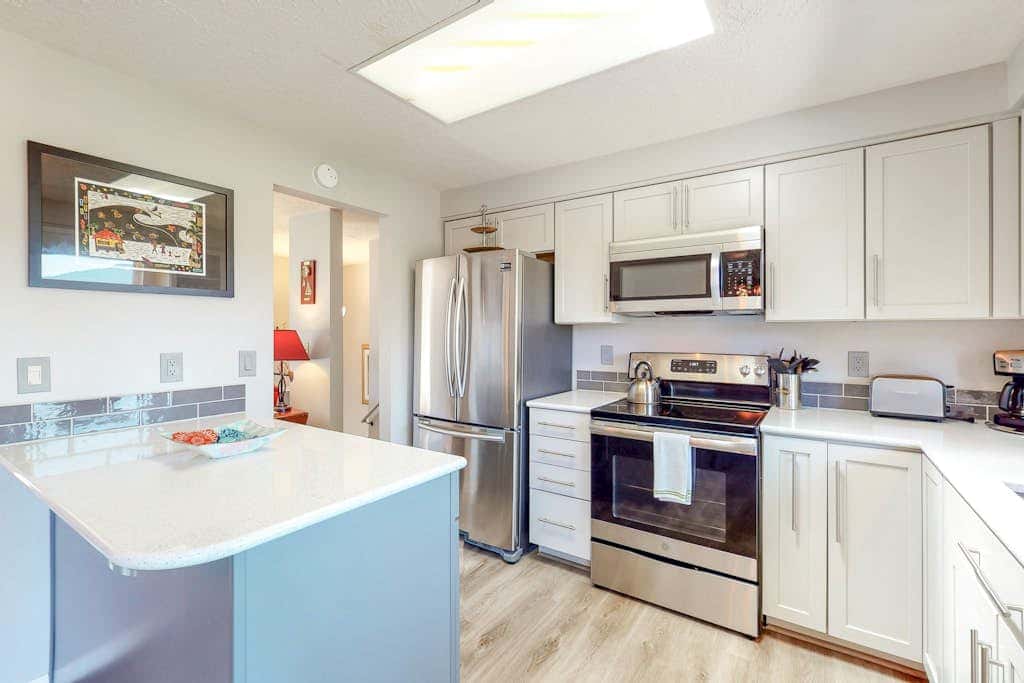 Magnificent Dog-Friendly Home with Lake & Mountain Views from the Large Deck