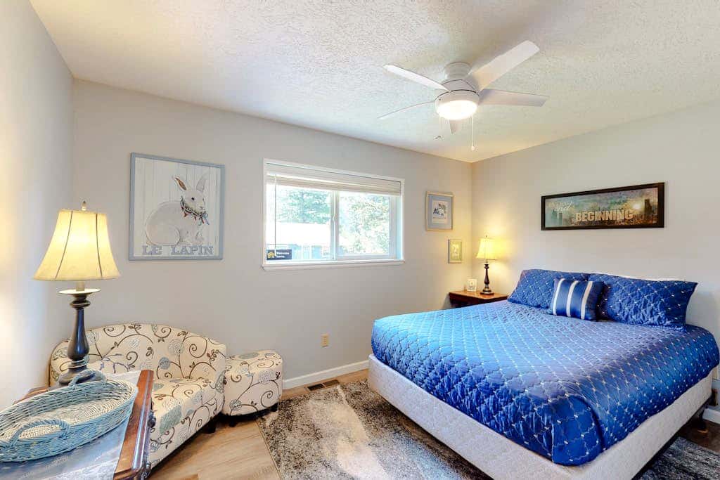 Magnificent Dog-Friendly Home with Lake & Mountain Views from the Large Deck