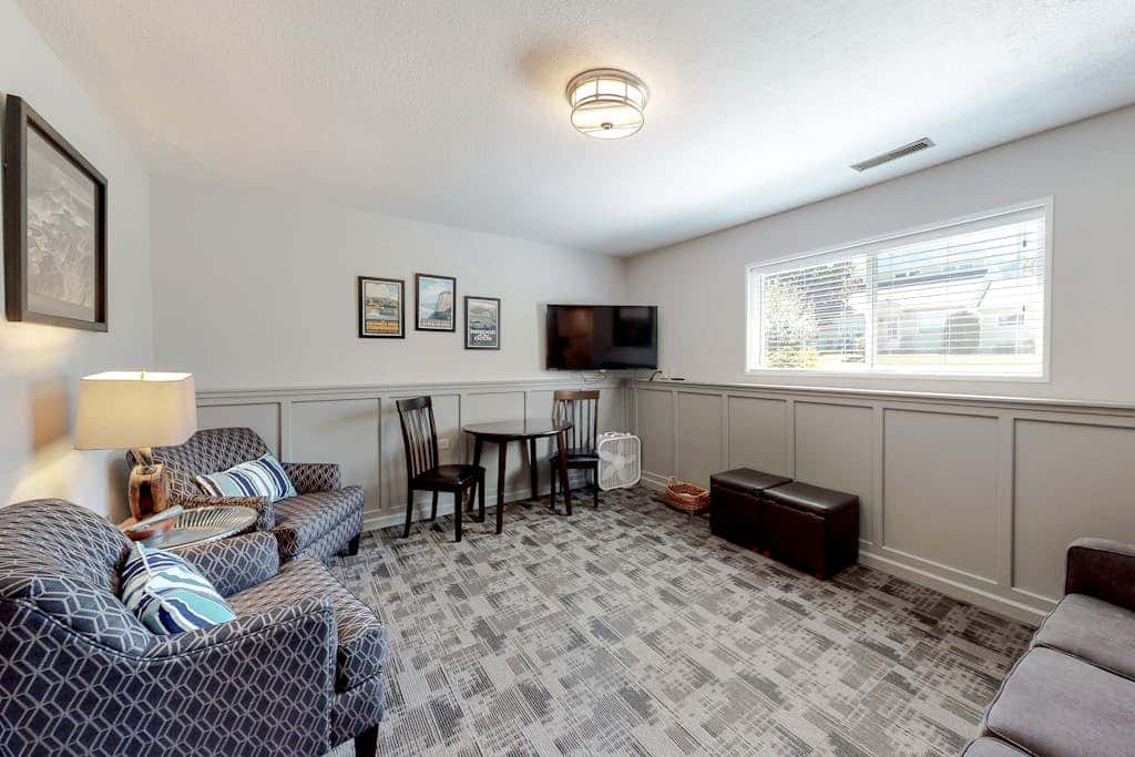 Magnificent Dog-Friendly Home with Lake & Mountain Views from the Large Deck