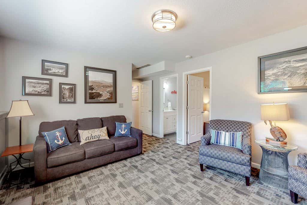 Magnificent Dog-Friendly Home with Lake & Mountain Views from the Large Deck