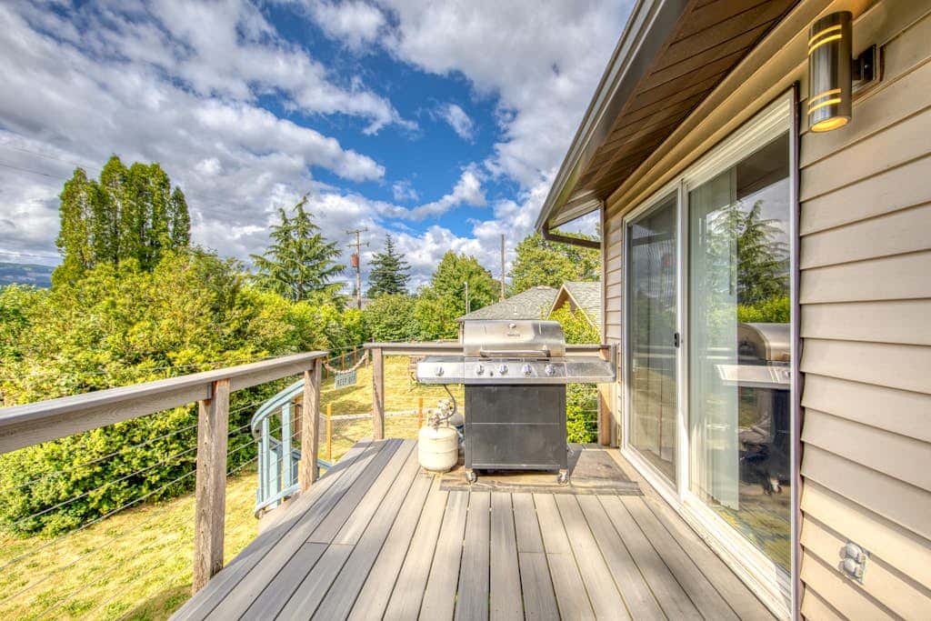 Magnificent Dog-Friendly Home with Lake & Mountain Views from the Large Deck