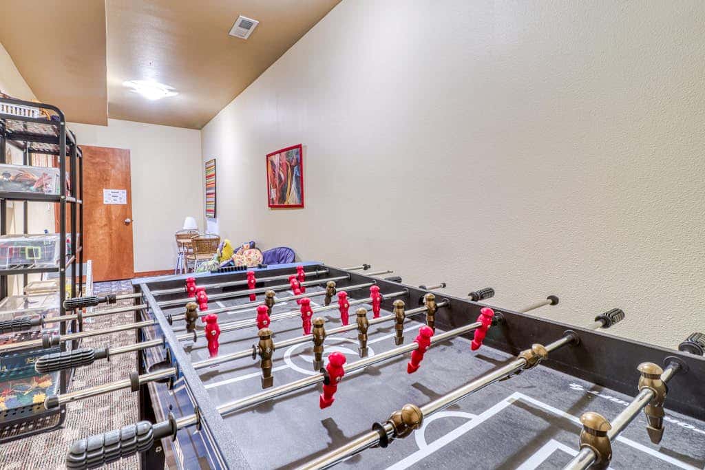 Modern dog-friendly home w/ stunning Mt. Adams view - walk downtown