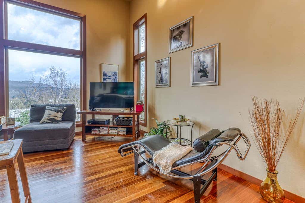 Modern dog-friendly home w/ stunning Mt. Adams view - walk downtown