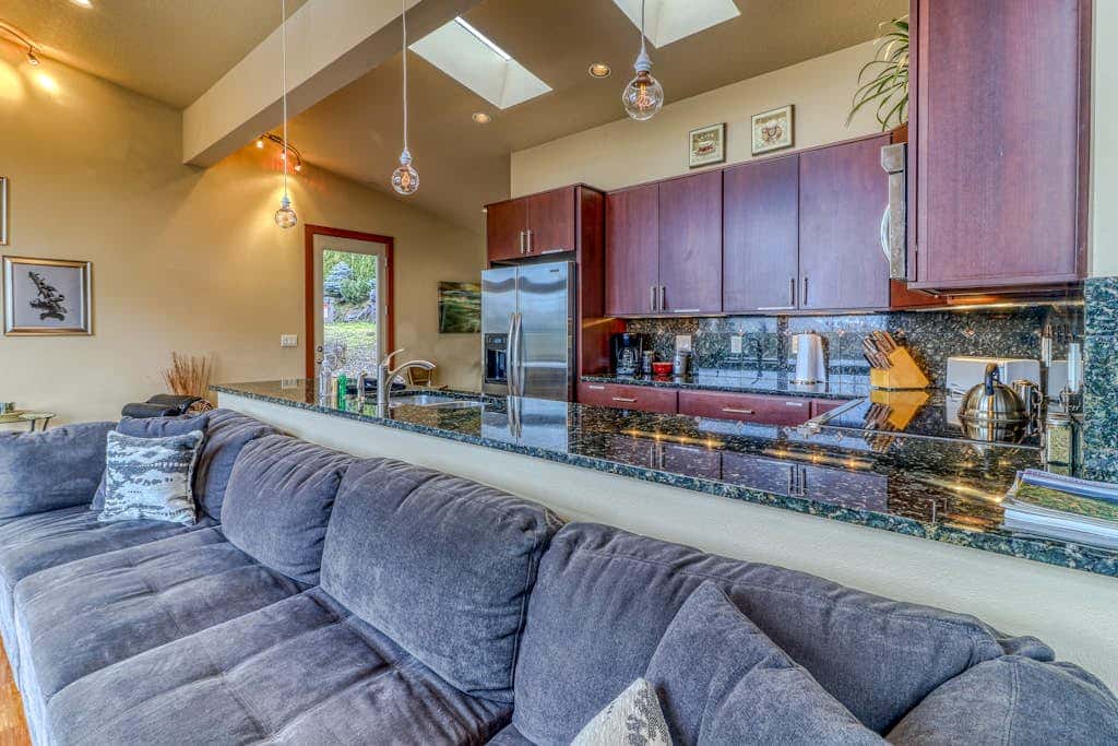 Modern dog-friendly home w/ stunning Mt. Adams view - walk downtown