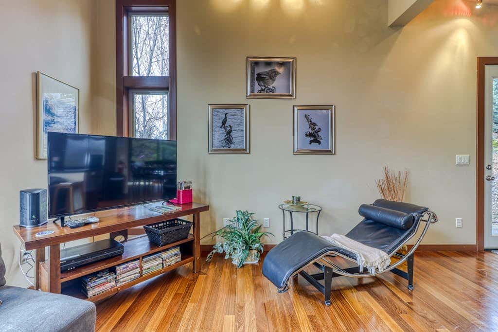 Modern dog-friendly home w/ stunning Mt. Adams view - walk downtown