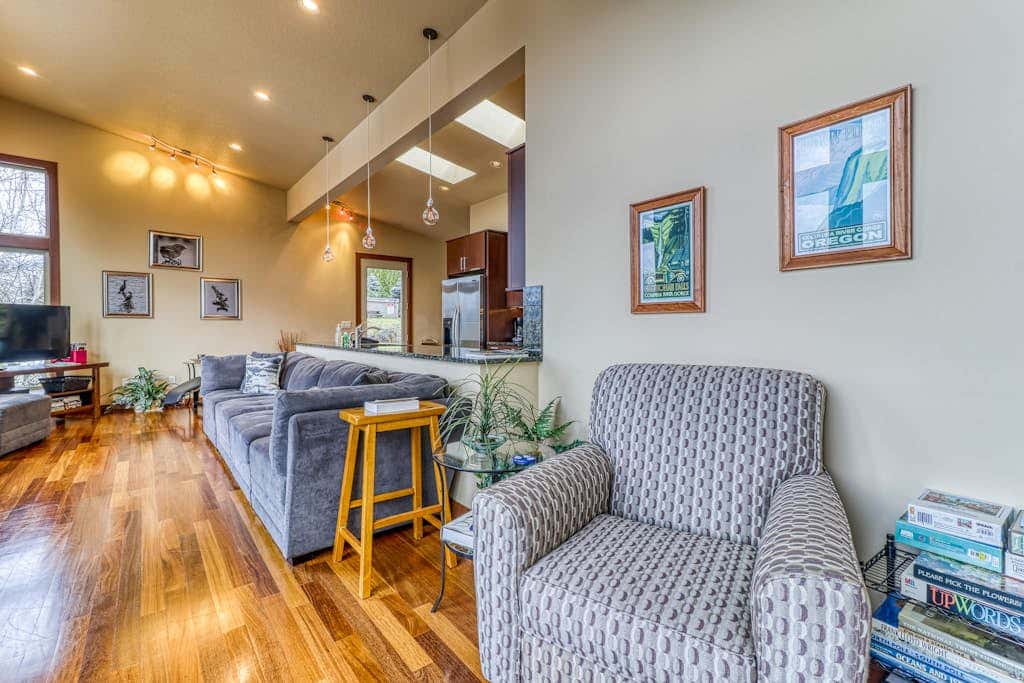 Modern dog-friendly home w/ stunning Mt. Adams view - walk downtown