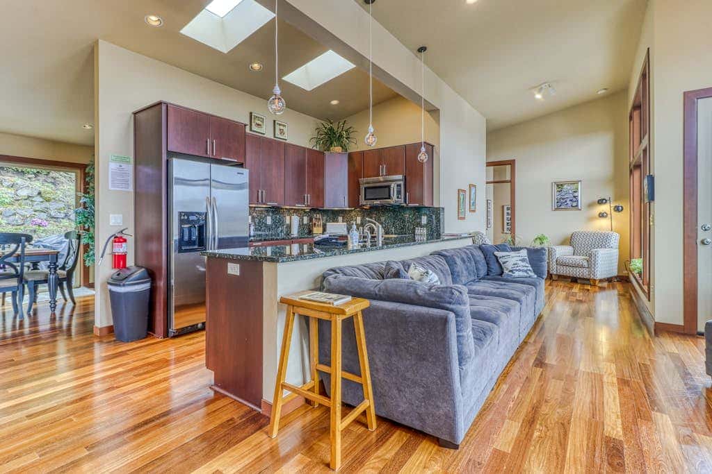 Modern dog-friendly home w/ stunning Mt. Adams view - walk downtown