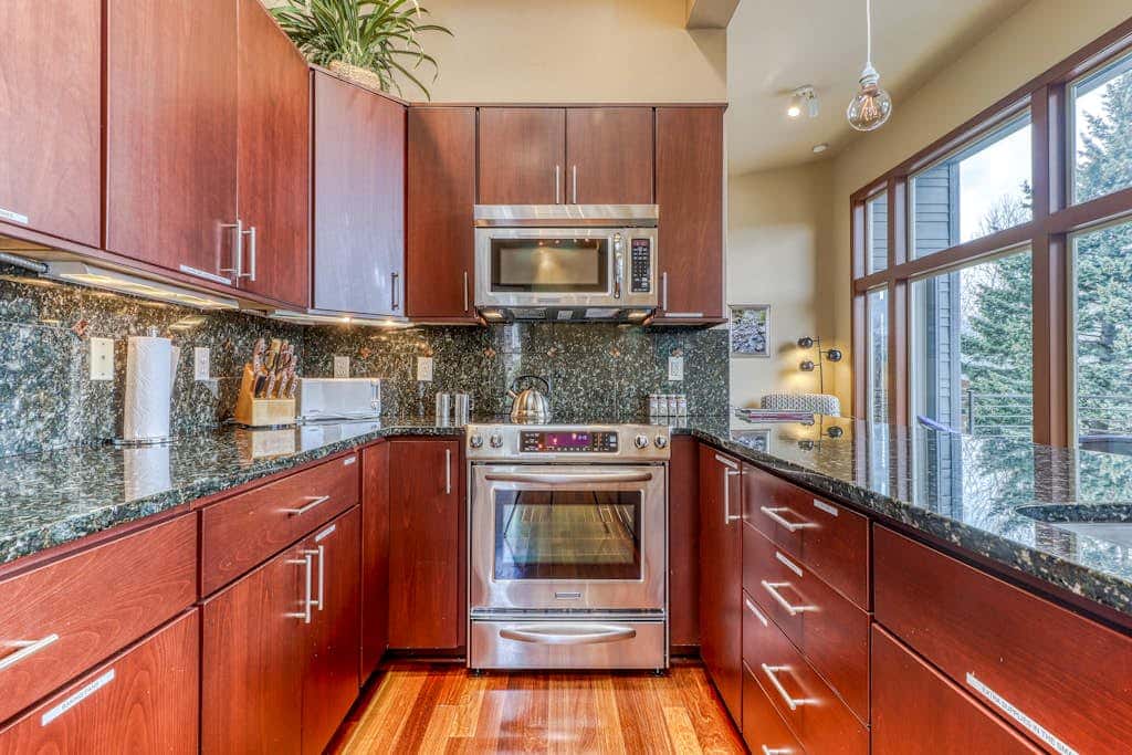 Modern dog-friendly home w/ stunning Mt. Adams view - walk downtown