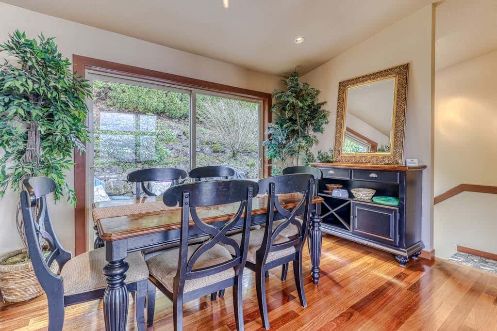 Modern dog-friendly home w/ stunning Mt. Adams view - walk downtown