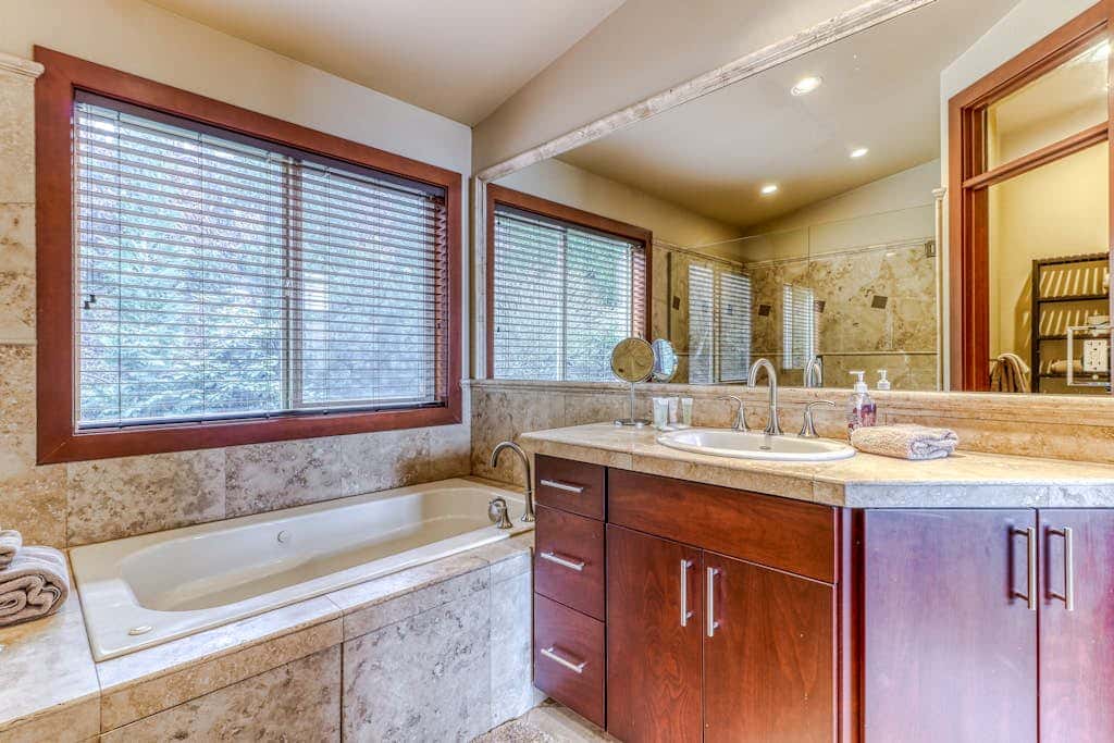 Modern dog-friendly home w/ stunning Mt. Adams view - walk downtown
