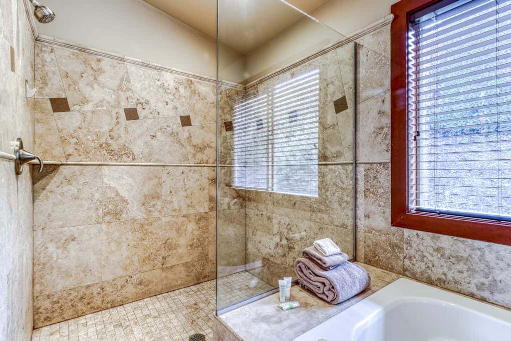 Modern dog-friendly home w/ stunning Mt. Adams view - walk downtown