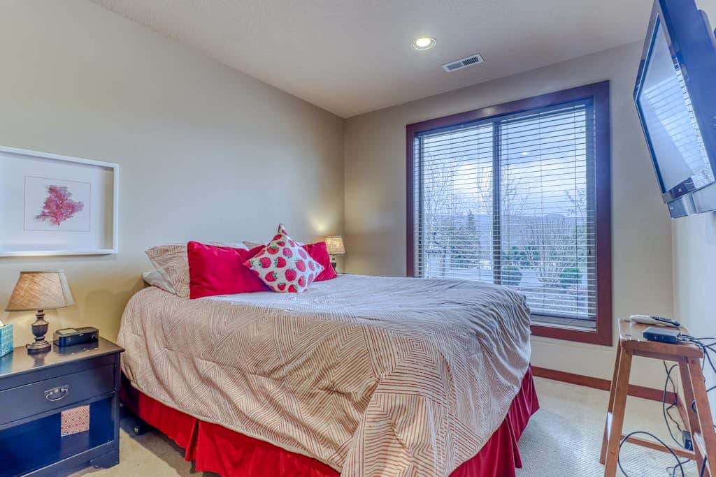 Modern dog-friendly home w/ stunning Mt. Adams view - walk downtown