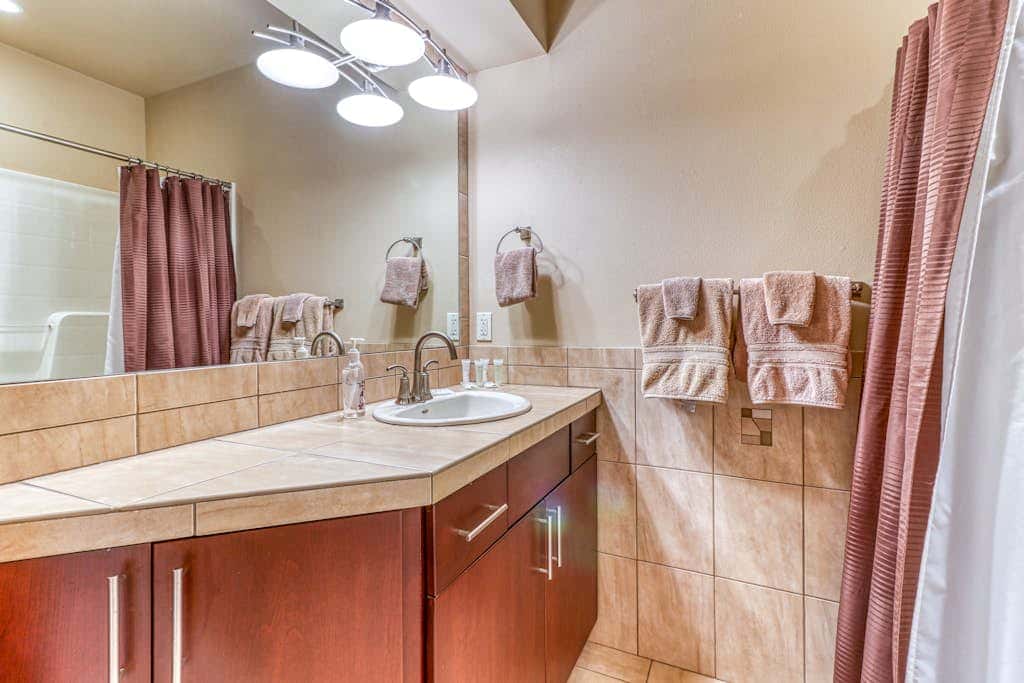 Modern dog-friendly home w/ stunning Mt. Adams view - walk downtown
