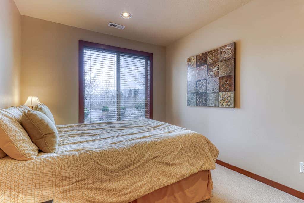 Modern dog-friendly home w/ stunning Mt. Adams view - walk downtown