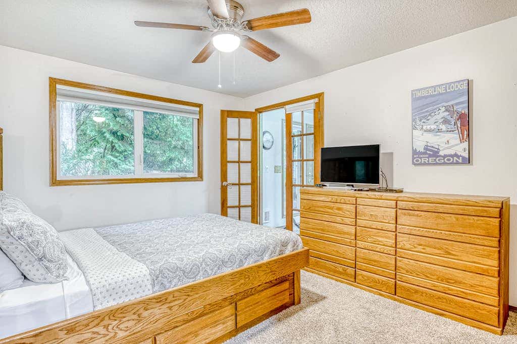 Expansive Wooded Home with a Brook, Firepit, Private Hot Tub and Shared Pool