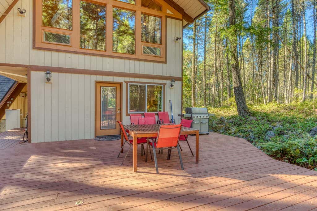 Dog-friendly, A-frame cabin with private hot tub - tranquil setting near skiing