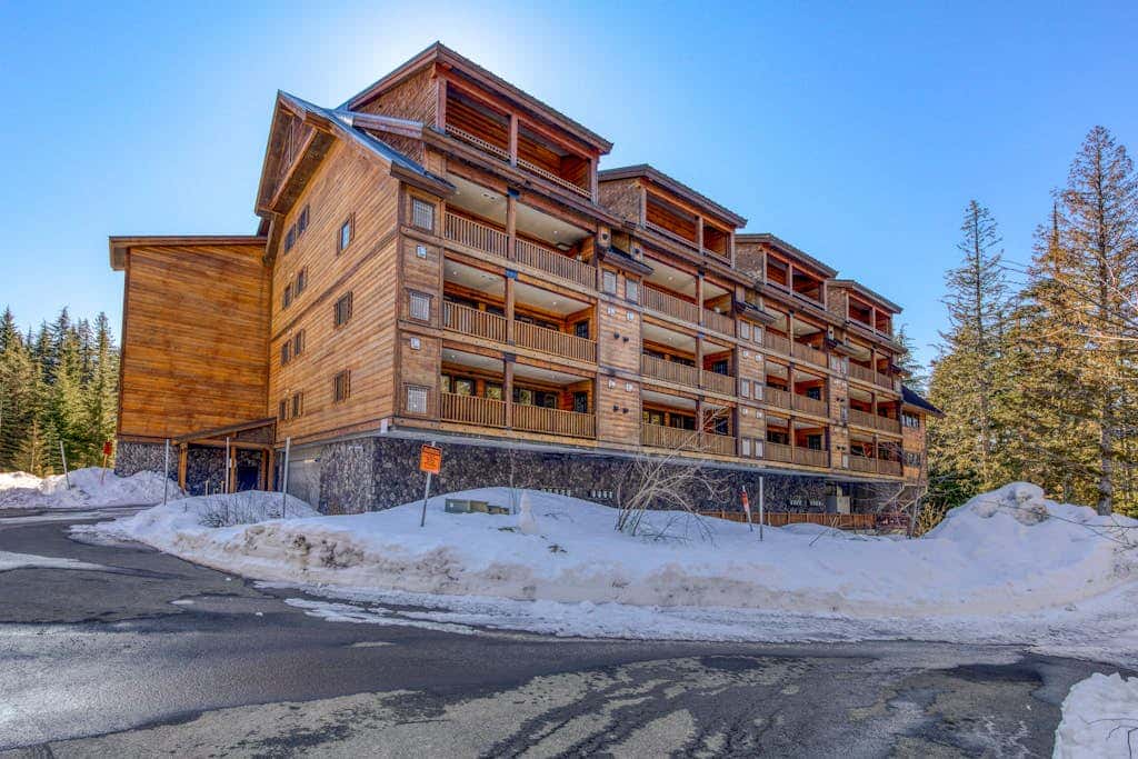 Luxury Govt Camp condo with fireplace, updated amenities, & shared pool & hot tub