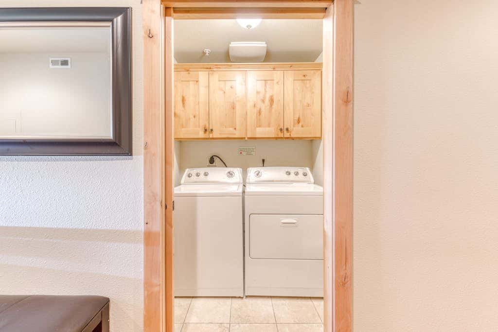 Luxury Govt Camp condo with fireplace, updated amenities, & shared pool & hot tub