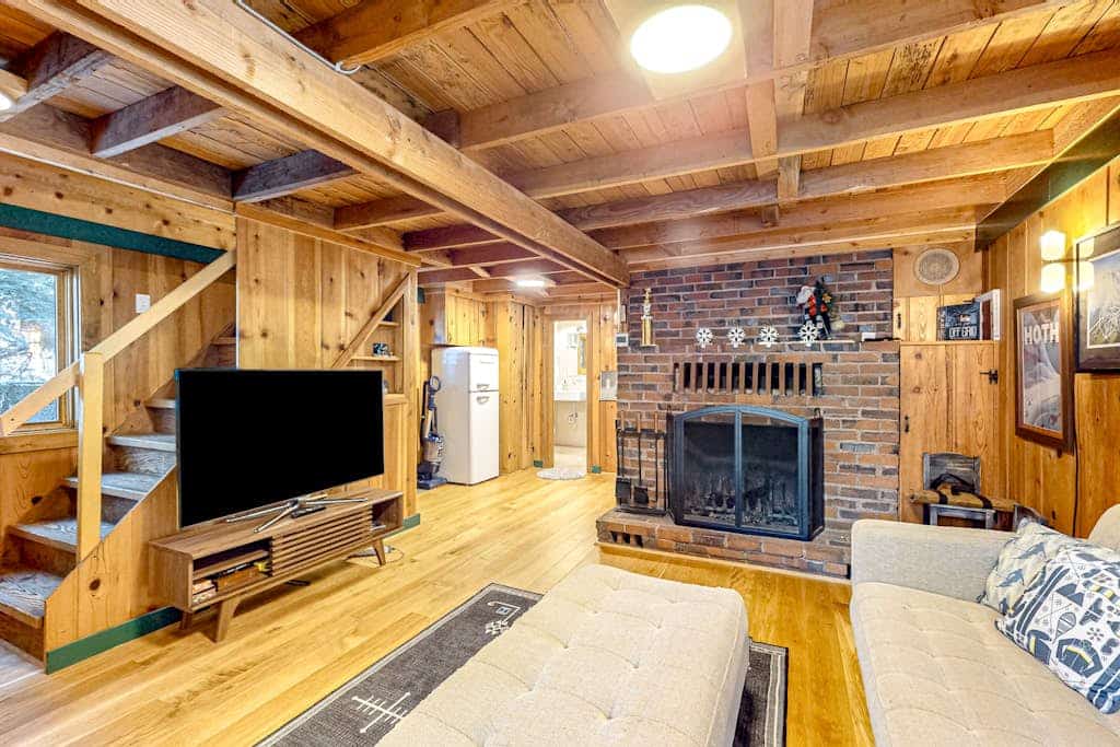The Cozy Govy Cabin