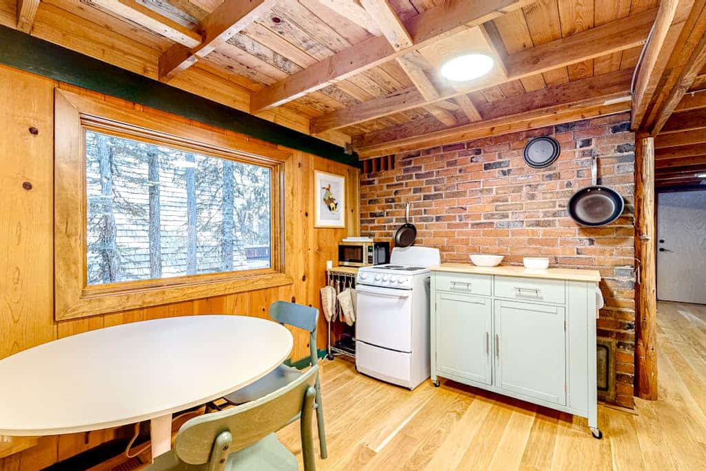 The Cozy Govy Cabin