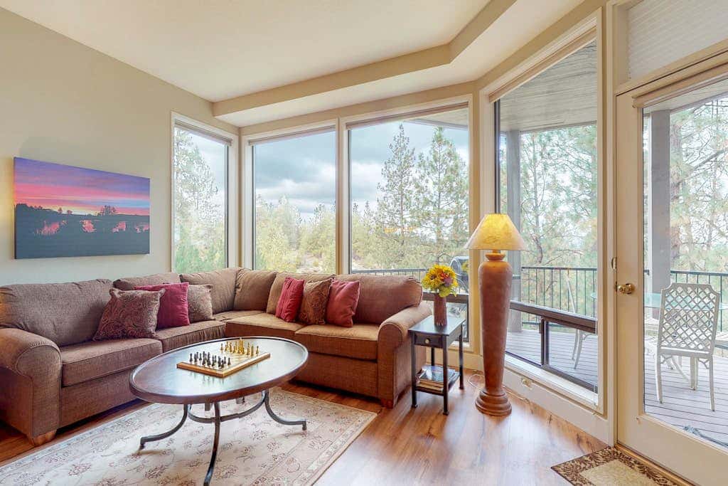 Comfortable condo with private hot tub & great location