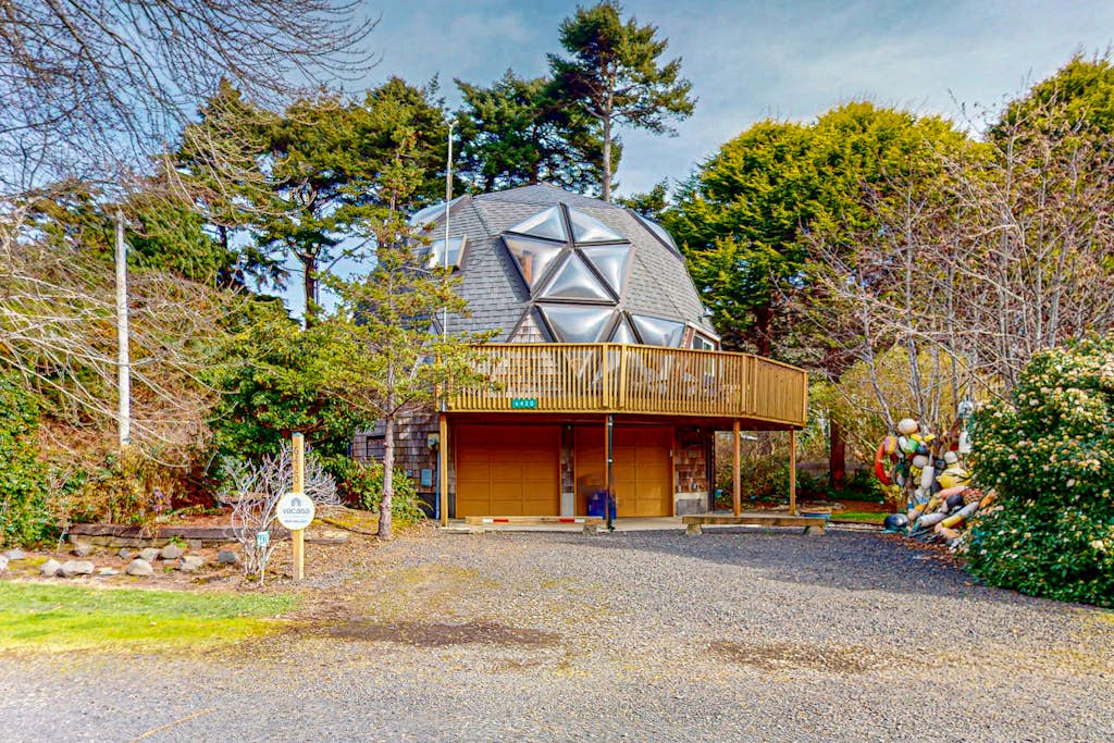 Unique Geodesic Dome Home with WiFi, Deck & Lovely Views - 2 Dogs OK
