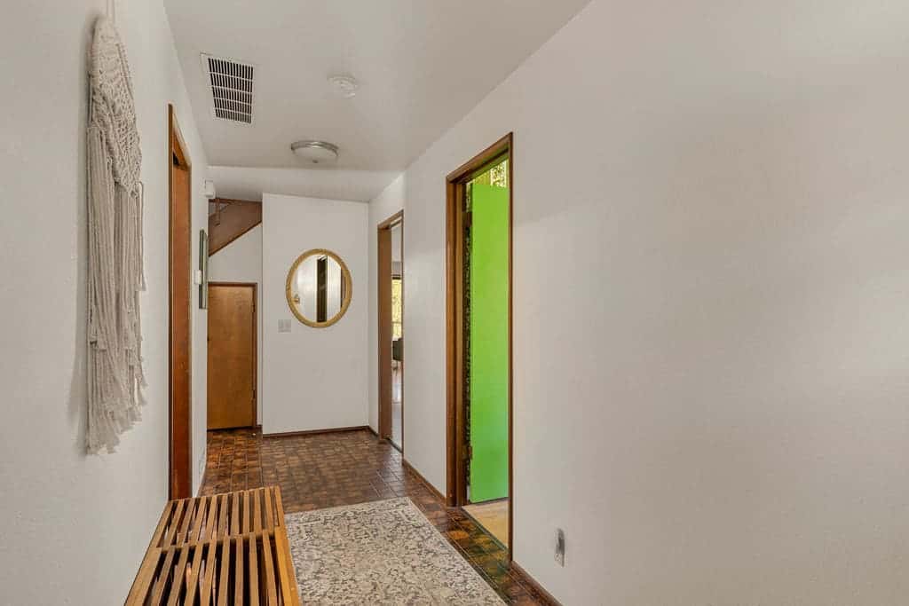 Closest home to Mosier Falls with mountain & river views, hot tub, & game room